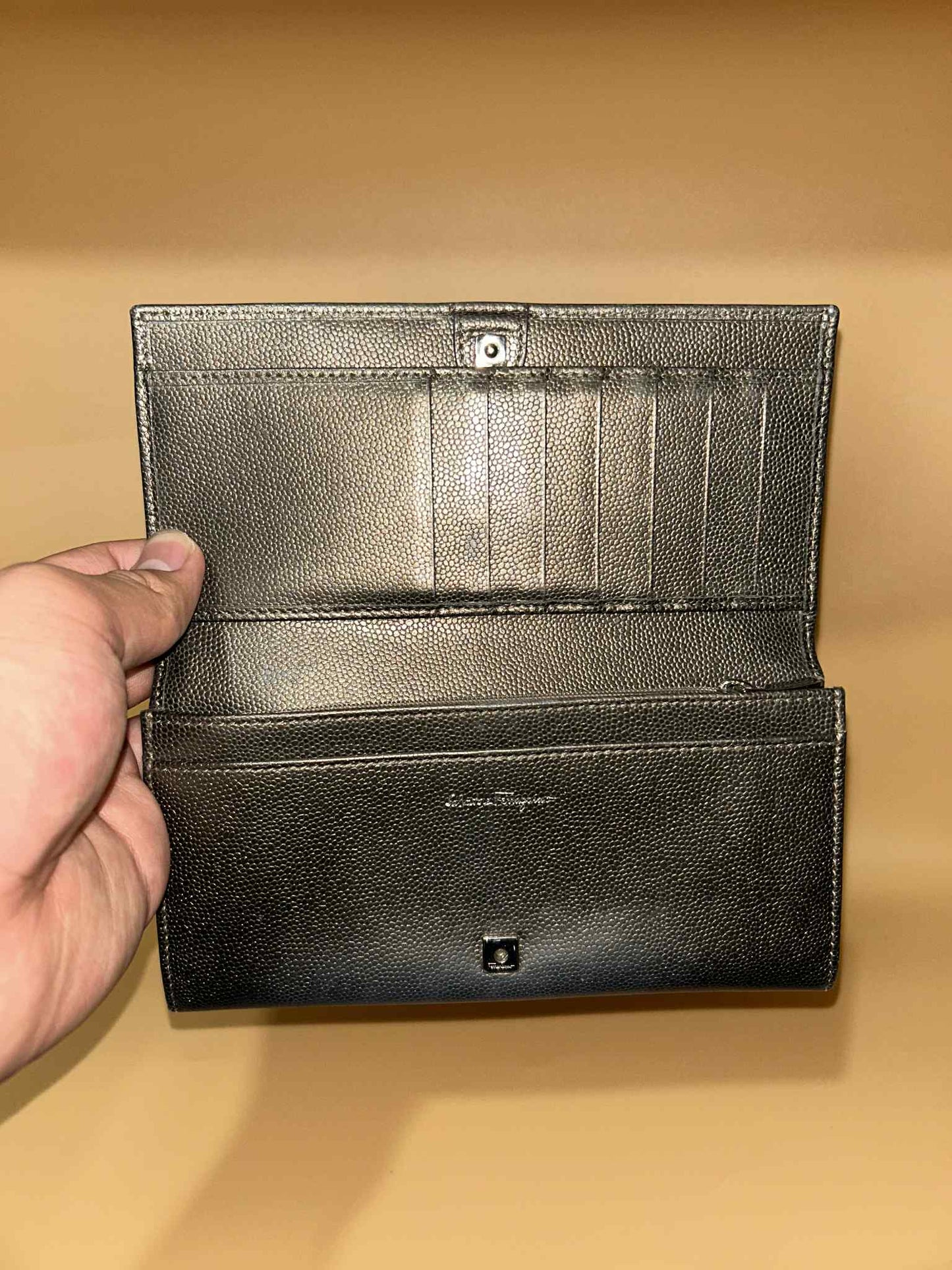 Ferragamo #359 preloved