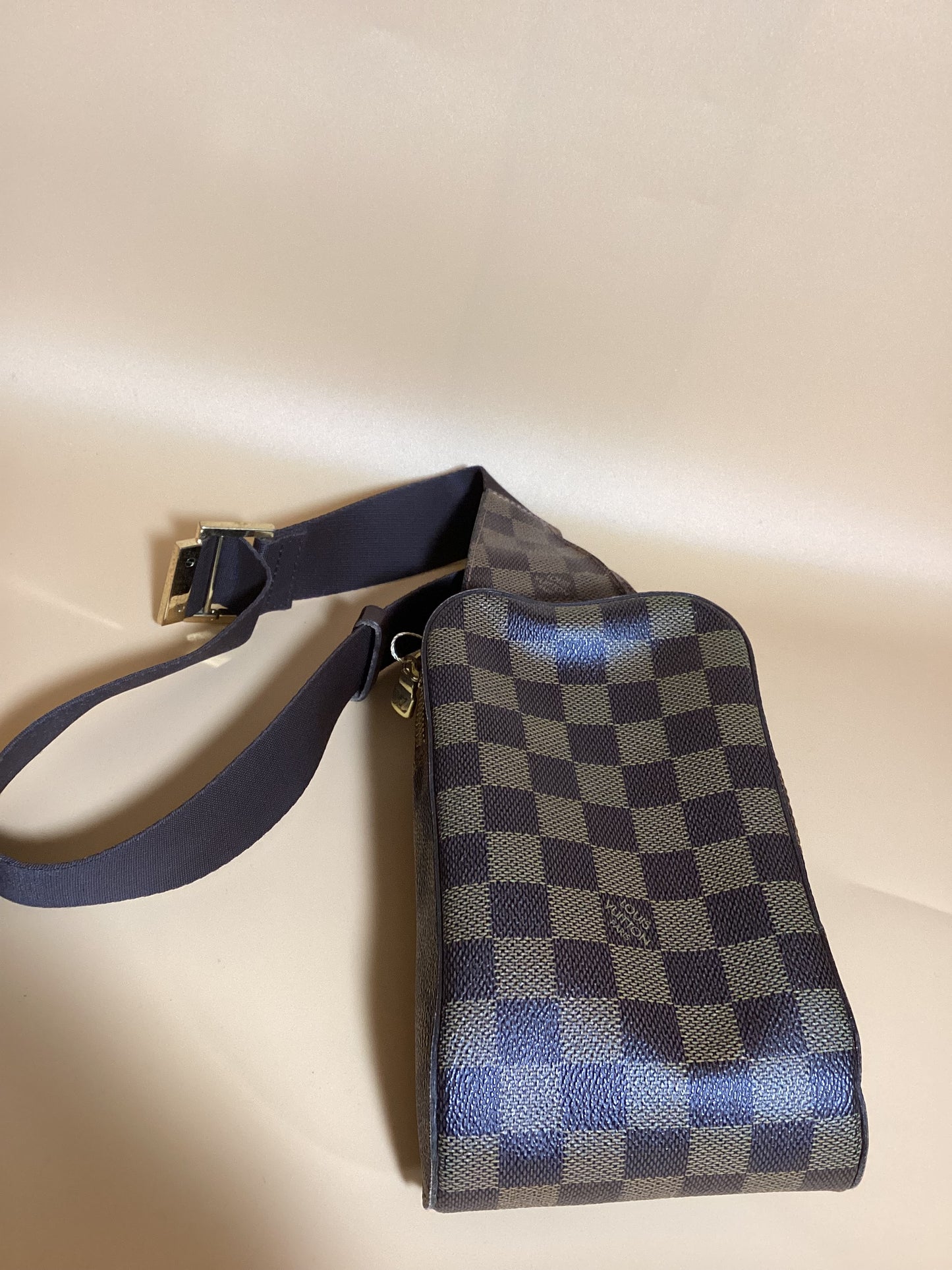 LOUIS VUITTON #239