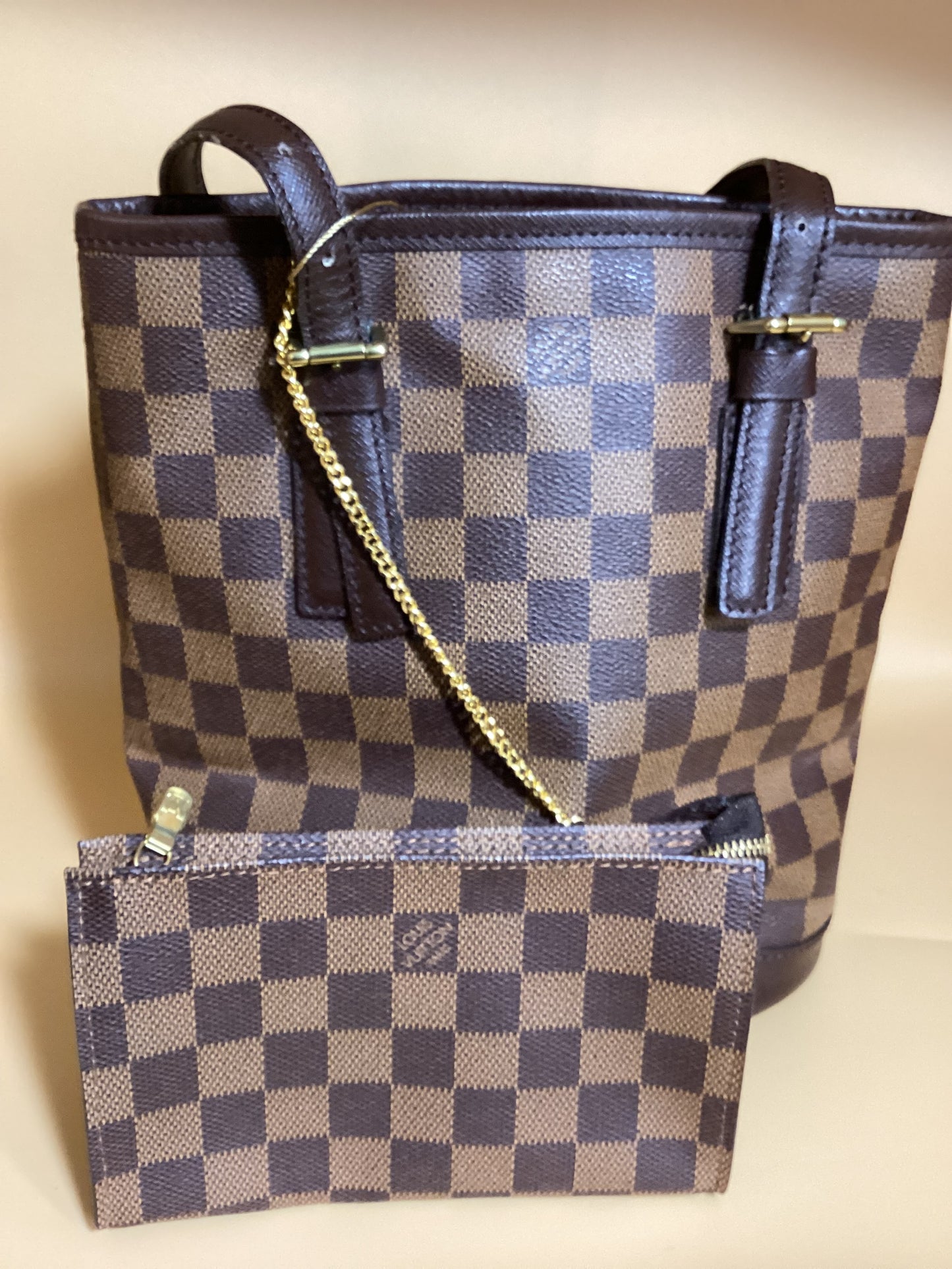 Louis Vuitton #233 PRELOVED