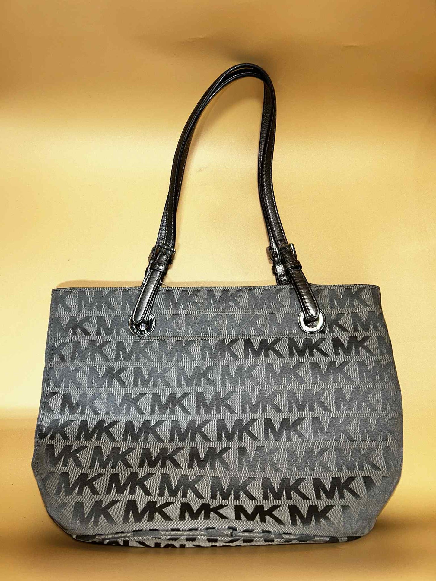Michael Kors #131 preloved