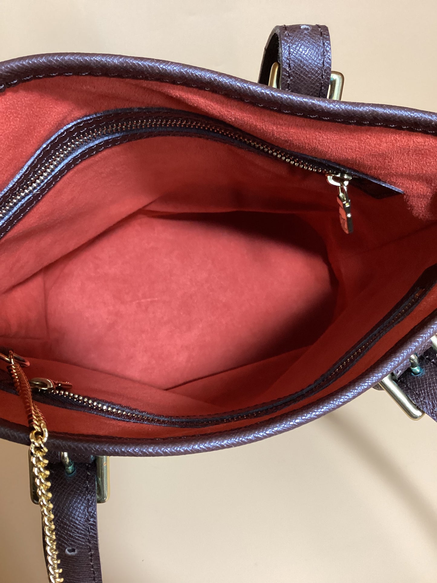 Louis Vuitton #233 PRELOVED