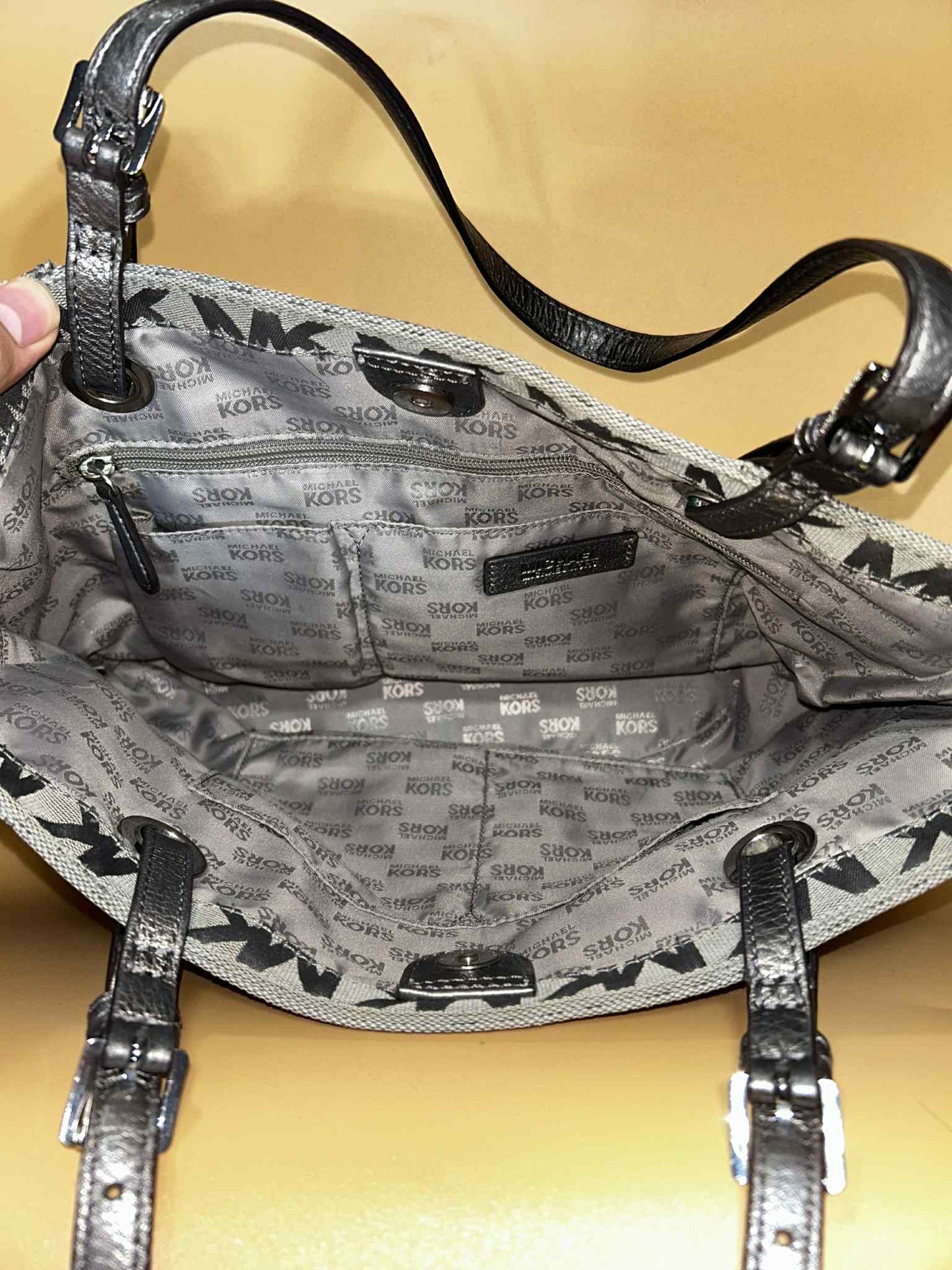 Michael Kors #131 preloved