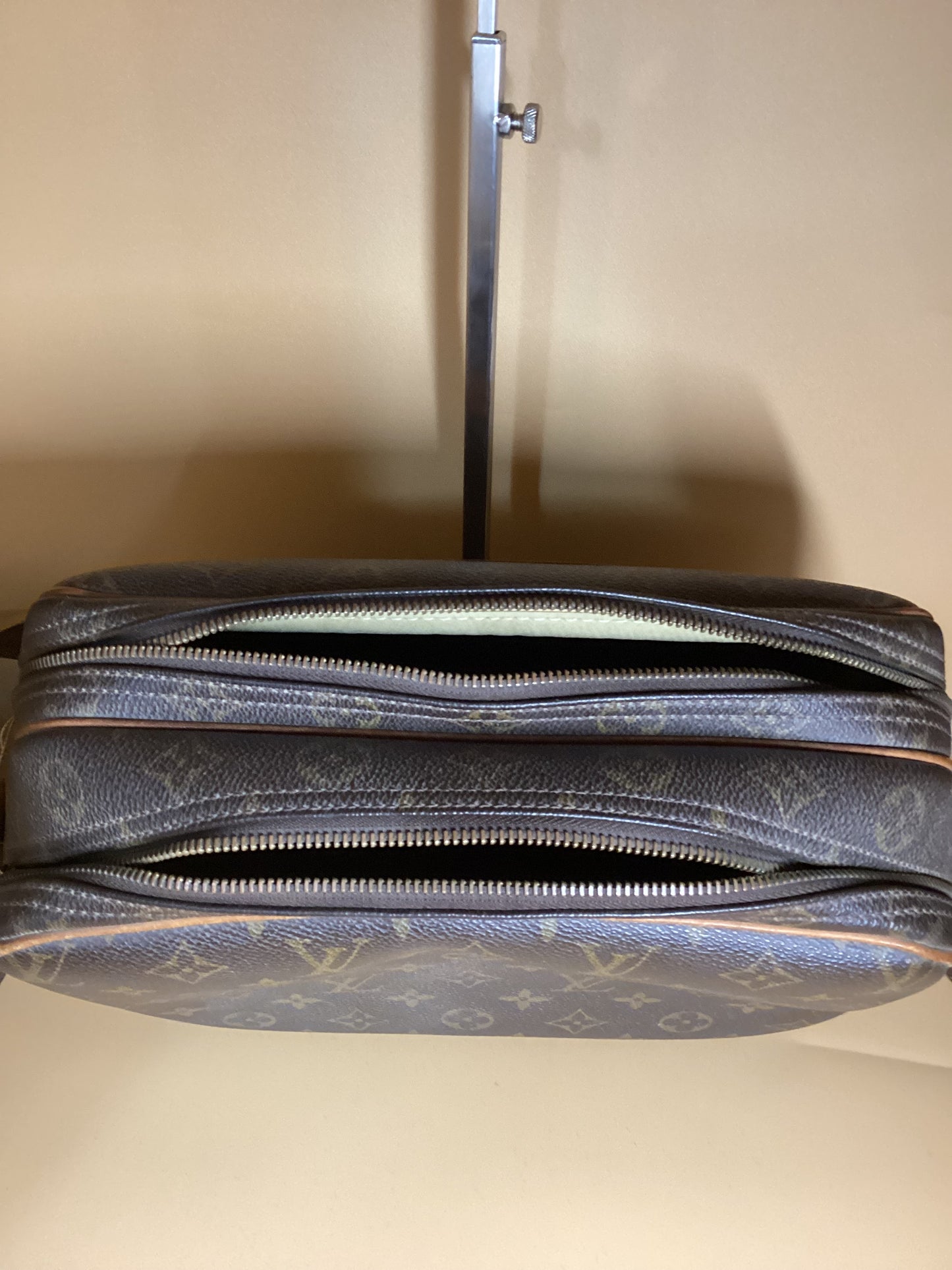 LV MONOGRAM REPORTER CROSSBODY UNISEX BAG PRELOVED #97