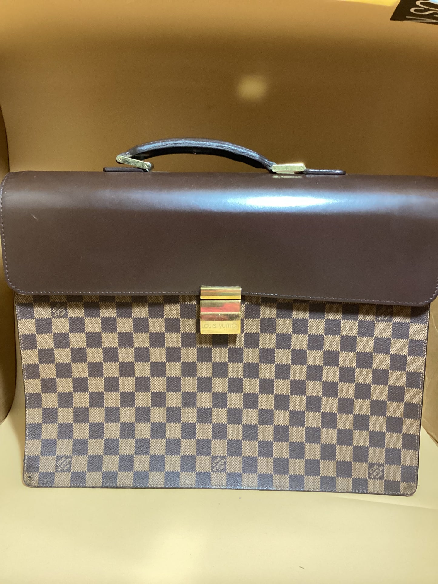 Louis Vuitton #234 PRELOVED