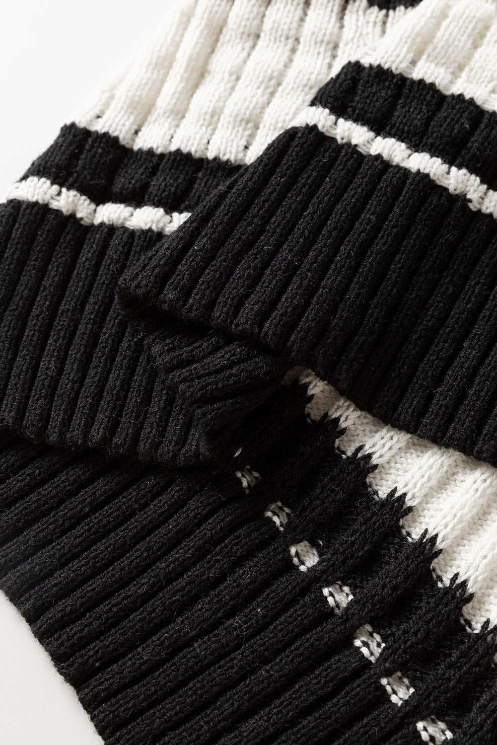 Black Colorblock Textured Knit Buttoned Cardigan #101