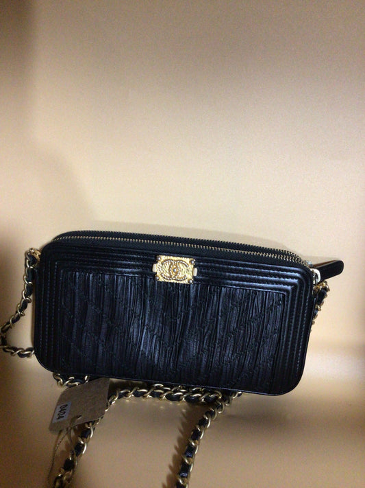 Chanel woc Boy black #404