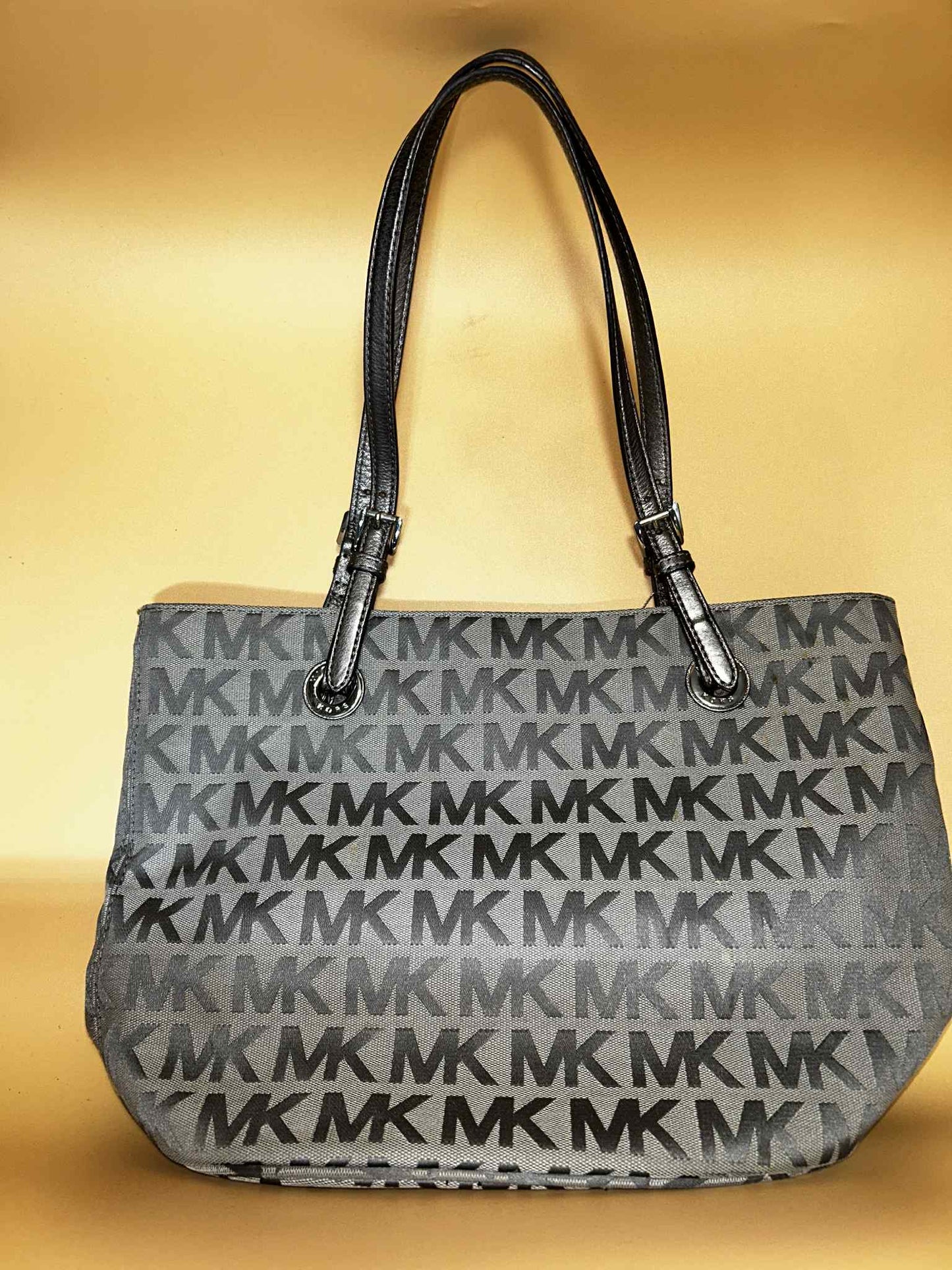 Michael Kors #131 preloved