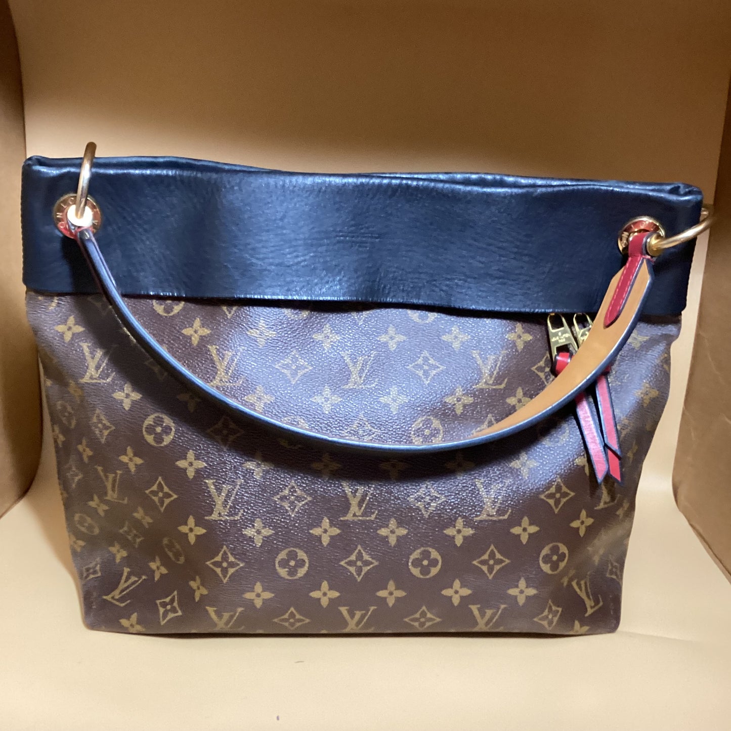 LOUIS VUITTON #228 PRELOVED