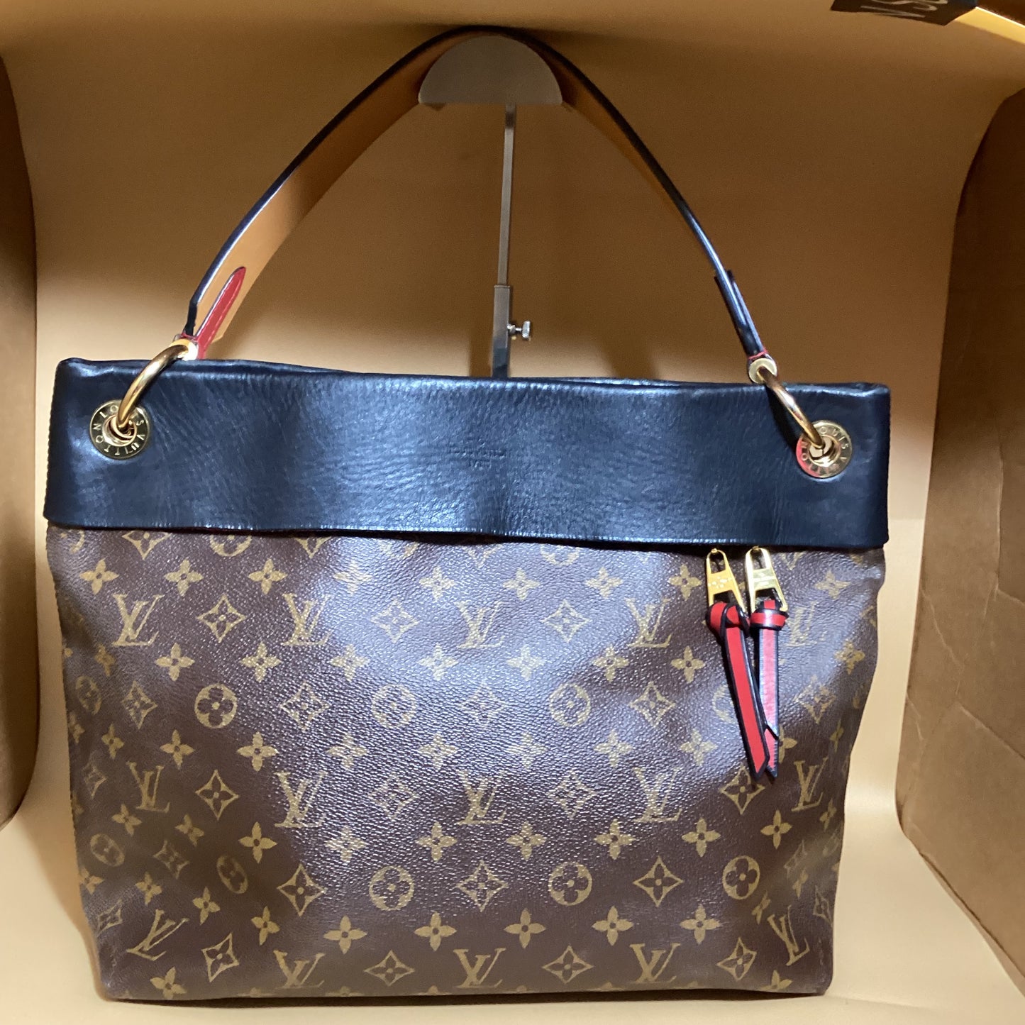 LOUIS VUITTON #228 PRELOVED