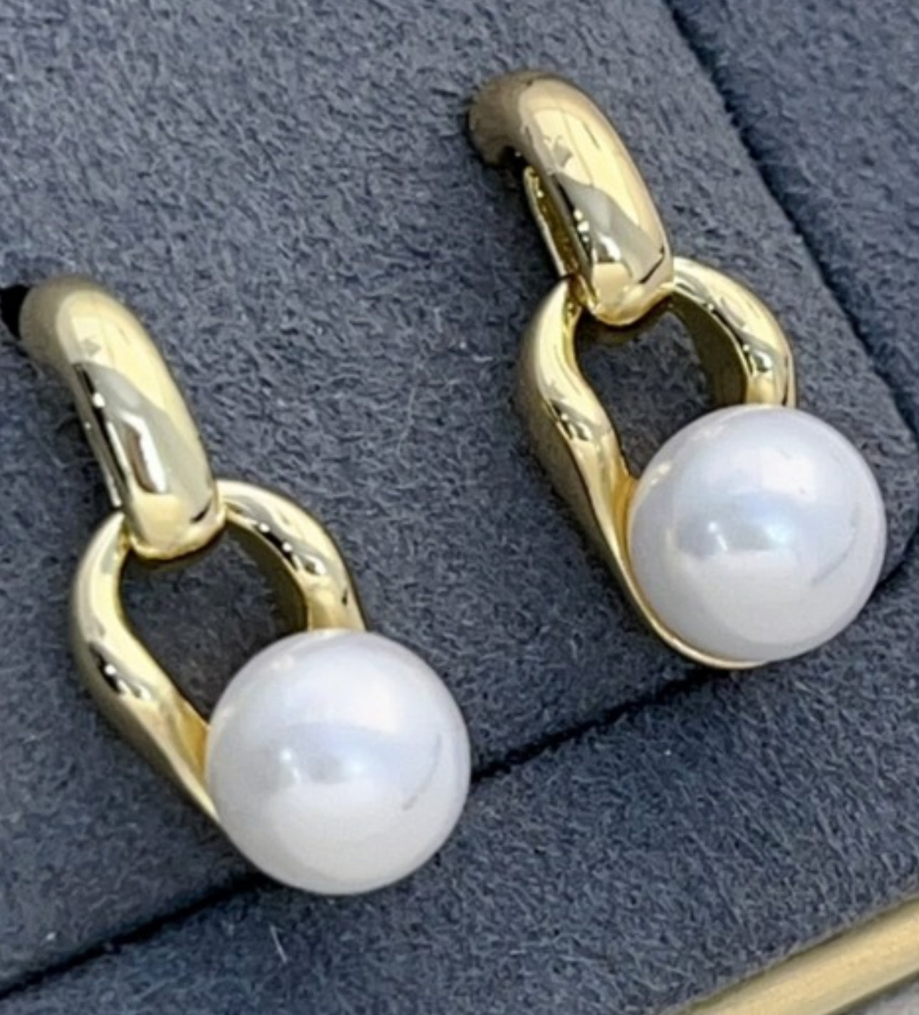ARETES #422