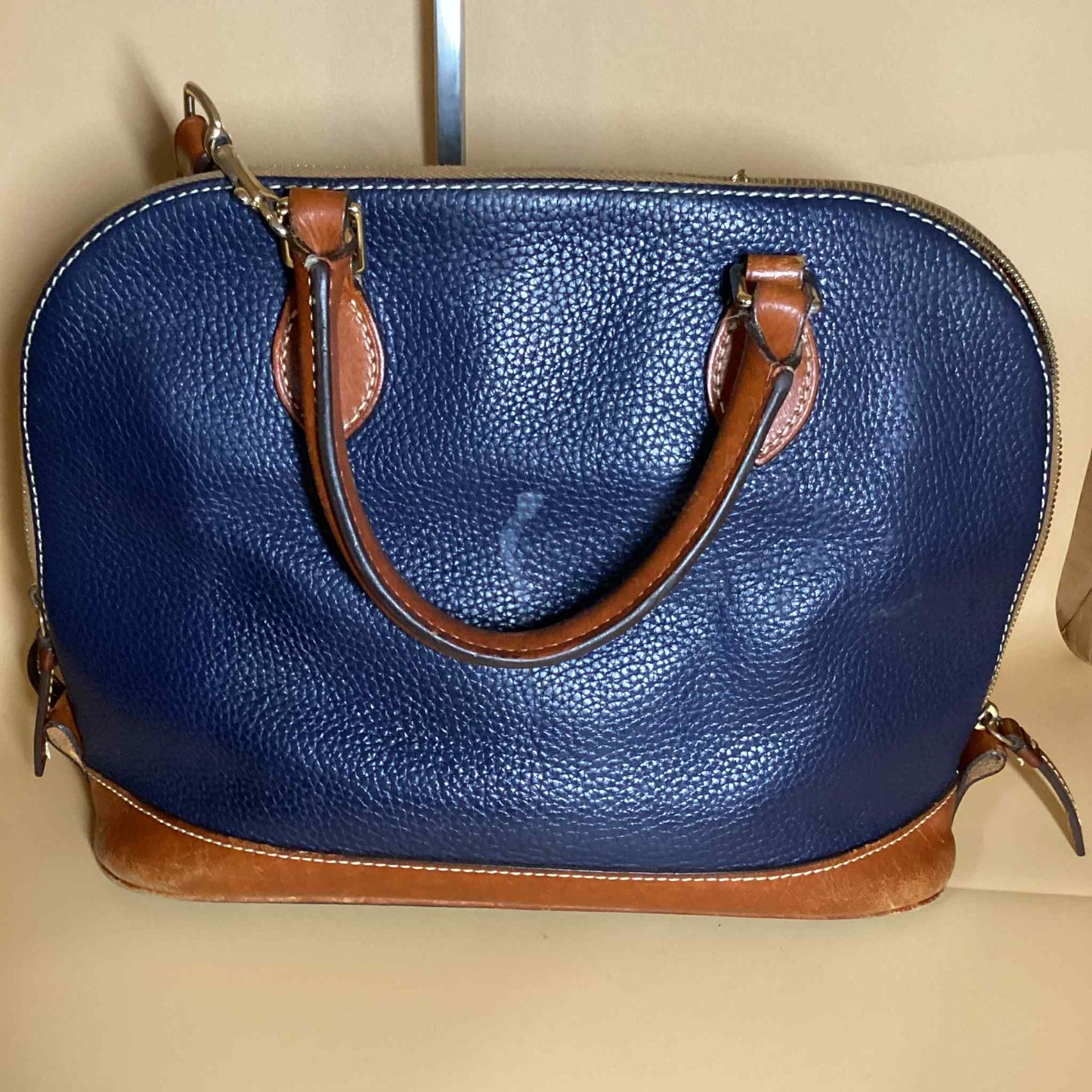 Dooney & Bourke #258 preloved